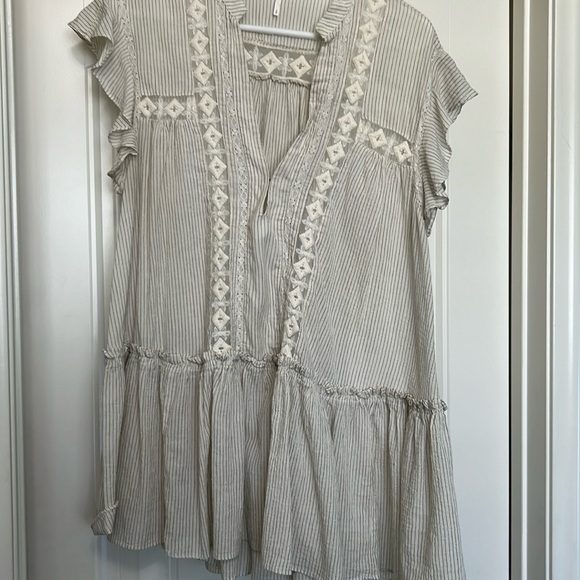 Free People top, very flowy - Picture 1 of 7